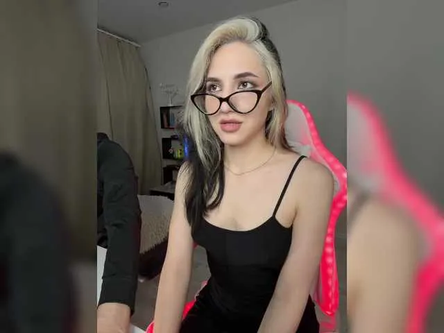 AnnieLeonii – webcam model profile photo Image 16