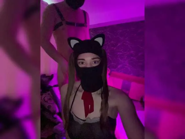 FitnessBunny – webcam model profile photo Image 4