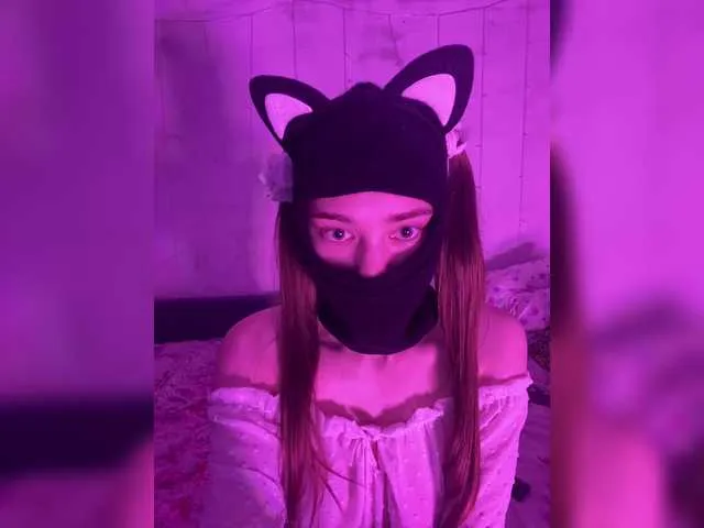 FitnessBunny – webcam model profile photo Image 8