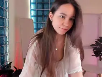 FitnessBunny – webcam model profile photo Image 10