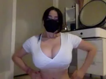 LilyDevelin – webcam model profile photo Image 4