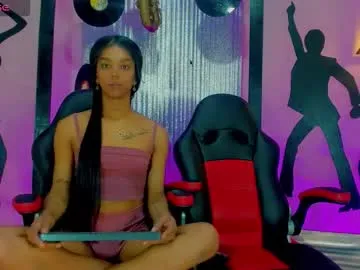 LucyMonthesco – webcam model profile photo Image 12