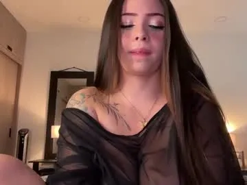 AngelCarmella – webcam model profile photo Image 2