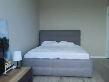 CHERRY_2HOT2HANDLE – webcam model profile photo Image 16