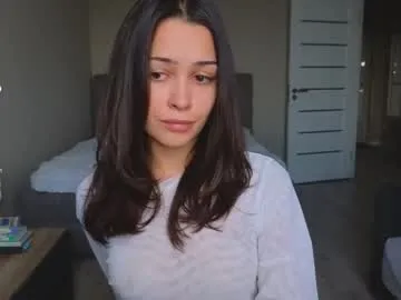 CHERRY_2HOT2HANDLE – webcam model profile photo Image 3