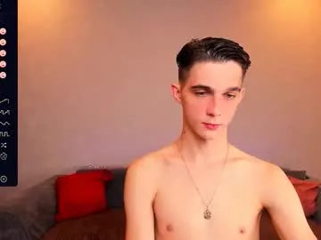adrien0798 – webcam model profile photo Image 14