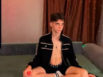 adrien0798 – webcam model profile photo Image 15