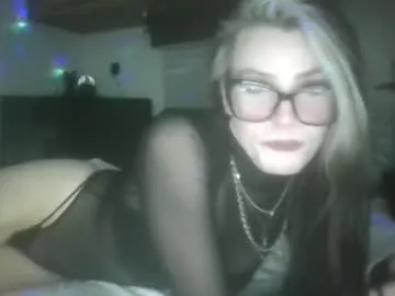 LIZY_PORTMAN – webcam model profile photo Image 4