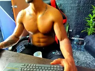 ian_flor – webcam model profile photo Image 3