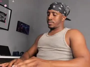 MhiaTaylor – webcam model profile photo Image 2