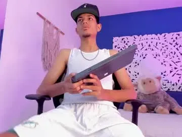 LoveFacialCum – webcam model profile photo Image 13