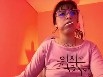 LiliSnow – webcam model profile photo Image 13