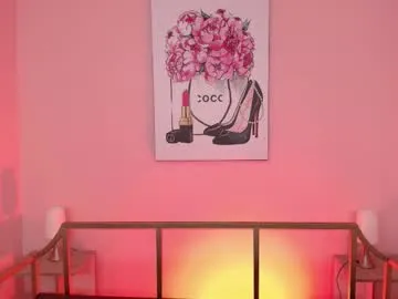 LiliSnow – webcam model profile photo Image 17