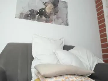 ArianaSole – webcam model profile photo Image 6