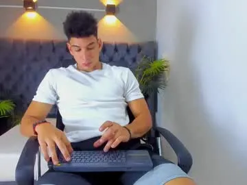 calvin_tanner – webcam model profile photo Image 8