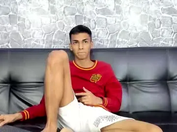 ian_flor – webcam model profile photo Image 3