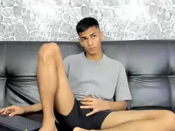 ian_flor – webcam model profile photo Image 6