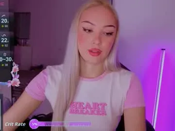 Live with Melekyaraksever2545 on FliCam Image 16