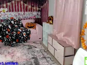 FitnessBunny – webcam model profile photo Image 18