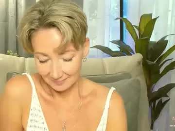 Roja__ – webcam model profile photo Image 2