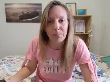 MrsKitten – webcam model profile photo Image 6