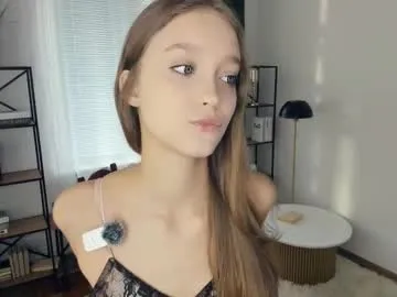 GlamNova – webcam model profile photo Image 10