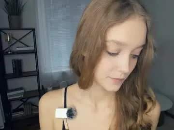 GlamNova – webcam model profile photo Image 11