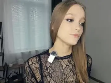 GlamNova – webcam model profile photo Image 7