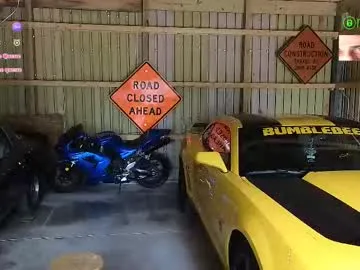 LennaVoss – webcam model profile photo Image 9