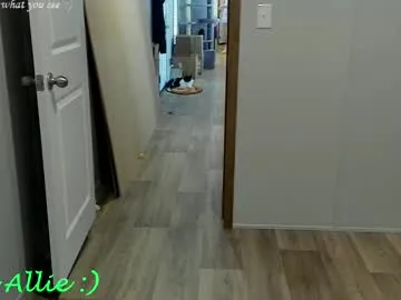 ShabrinaSmilt – webcam model profile photo Image 4