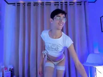 your_world – webcam model profile photo Image 2