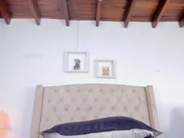 RoxanaMitchell – webcam model profile photo Image 13