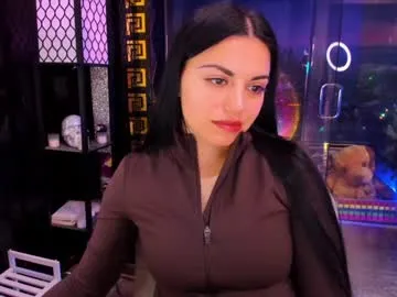 NovaDiamond – webcam model profile photo Image 10