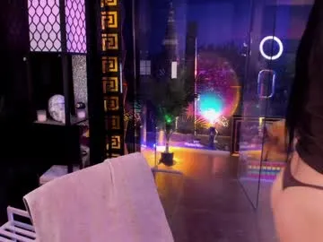 NovaDiamond – webcam model profile photo Image 12