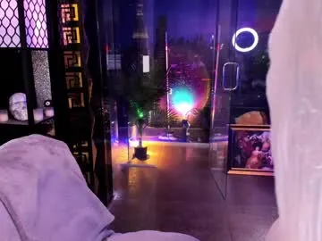 NovaDiamond – webcam model profile photo Image 3