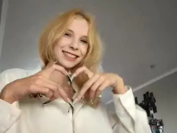 ChloeXSecret – webcam model profile photo Image 4