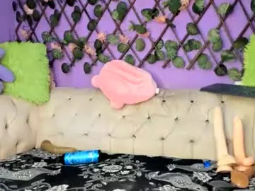 Nina_young – webcam model profile photo Image 16