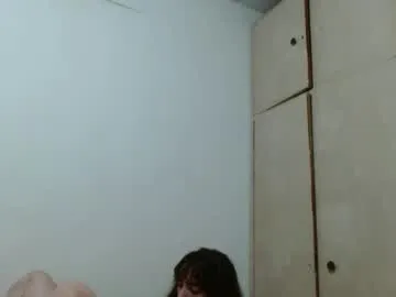 PeachBloom – webcam model profile photo Image 4