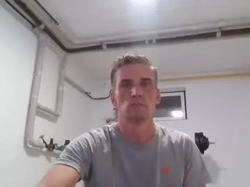 AnnyReina – webcam model profile photo Image 10