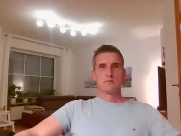 AnnyReina – webcam model profile photo Image 3