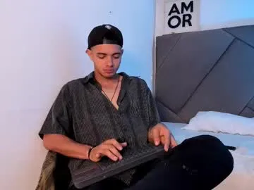 maxpac_rocco – webcam model profile photo Image 10