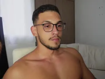 maxandtam – webcam model profile photo Image 11