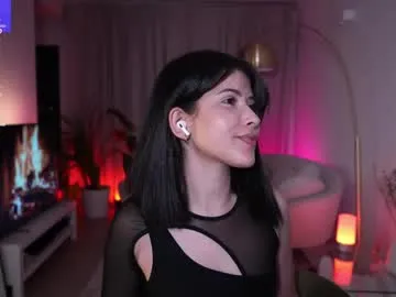 anniehillofficial_ Image 18