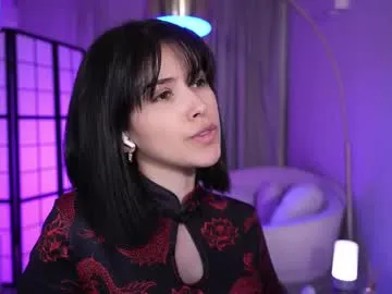 anniehillofficial_ Image 3