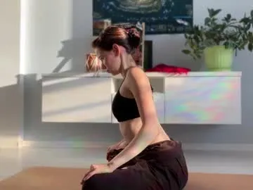 ArianaSole – webcam model profile photo Image 9