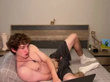 curlytwinkboy – webcam model profile photo Image 10