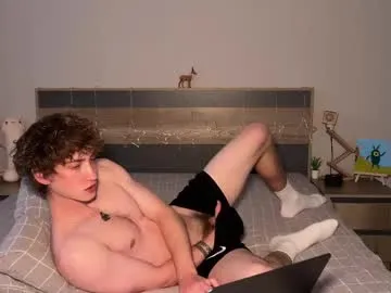 curlytwinkboy – webcam model profile photo Image 12