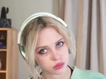 FitnessBunny – webcam model profile photo Image 5