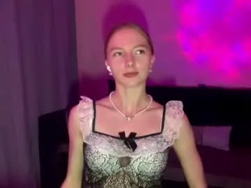 CuteeMaddie – webcam model profile photo Image 11