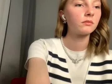 CuteeMaddie – webcam model profile photo Image 2
